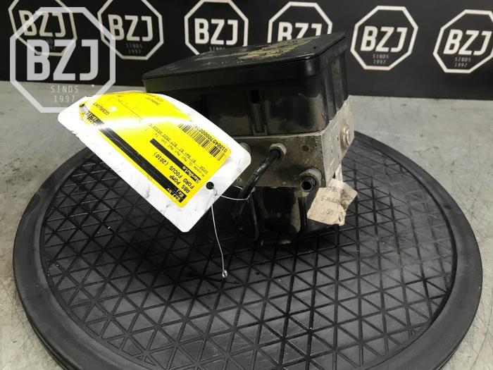 Gebruikte ABS Pomp Ford Focus 2 2.5 20V ST Prijs op aanvraag aangeboden door BZJ b.v.