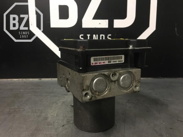 Gebruikte ABS Pomp Ford Transit 2.2 TDCi 16V Euro 5 Prijs op aanvraag aangeboden door BZJ b.v.