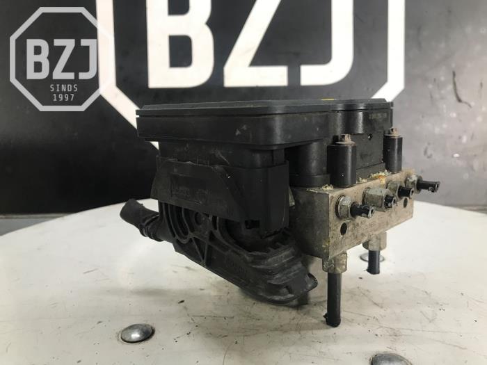 Gebruikte ABS Pomp Nissan Qashqai (J11) 1.6 dCi Prijs € 150,00 Margeregeling aangeboden door BZJ b.v.