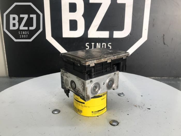 Gebruikte ABS Pomp Volkswagen Golf VII (AUA) 2.0 GTD 16V Prijs op aanvraag aangeboden door BZJ b.v.
