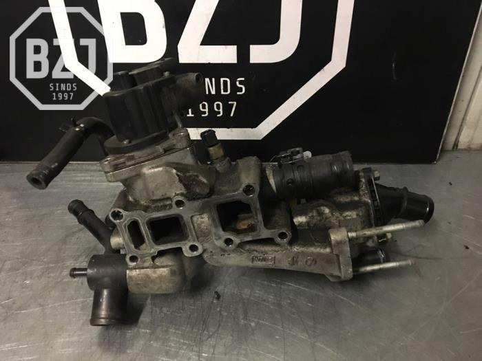 Gebruikte Uitlaat gasklep (EGR) Hyundai Santa Fe II (CM) Prijs op aanvraag aangeboden door BZJ b.v.