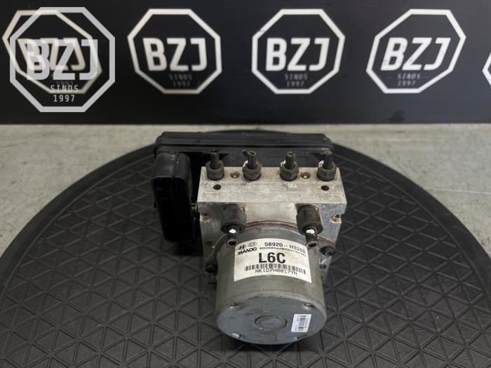 Gebruikte ABS Pomp Kia Stonic (YB) 1.4 MPI 16V Prijs € 150,00 Margeregeling aangeboden door BZJ b.v.