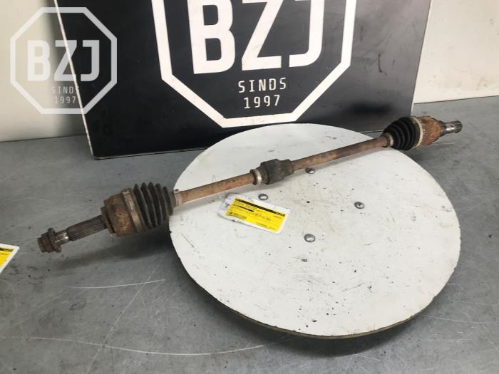 Gebruikte Steekas rechts-voor Mitsubishi Space Star (A0) 1.2 12V Prijs op aanvraag aangeboden door BZJ b.v.