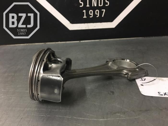Gebruikte Zuiger Mazda CX-5 Prijs € 150,00 Margeregeling aangeboden door BZJ b.v.