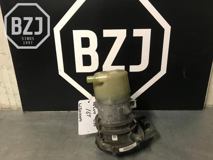 Gebruikte Pomp Servo Volvo V70 (BW) 1.6 T4 16V Prijs op aanvraag aangeboden door BZJ b.v.