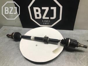 Gebruikte Steekas rechts-voor Toyota Auris (E18) 1.4 D-4D-F 16V Prijs op aanvraag aangeboden door BZJ b.v.