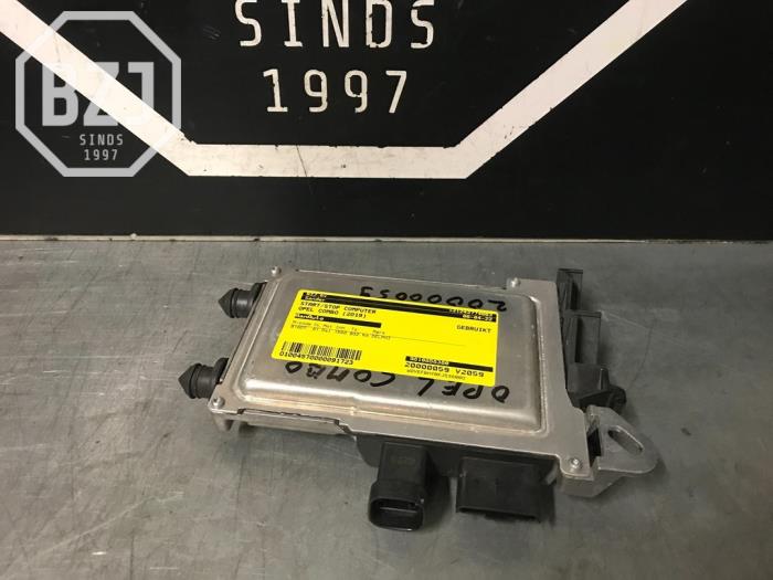 Start/Stop computer van een Opel Combo Cargo 1.6 CDTI 100 2019