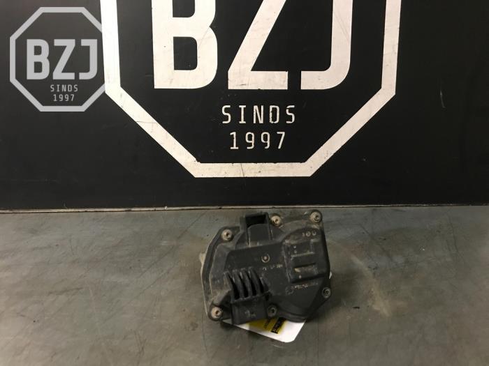 Gebruikte Gasklephuis Renault Trafic (1FL/2FL/3FL/4FL) 1.6 dCi 95 Prijs op aanvraag aangeboden door BZJ b.v.