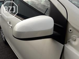 Gebruikte Buitenspiegel rechts Toyota Aygo (B40) 1.0 12V VVT-i Prijs op aanvraag aangeboden door BZJ b.v.