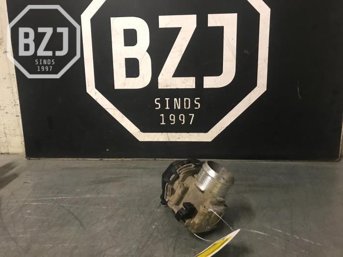 Gasklephuis van een Toyota ProAce Verso 1.5 D-4D 120 2020