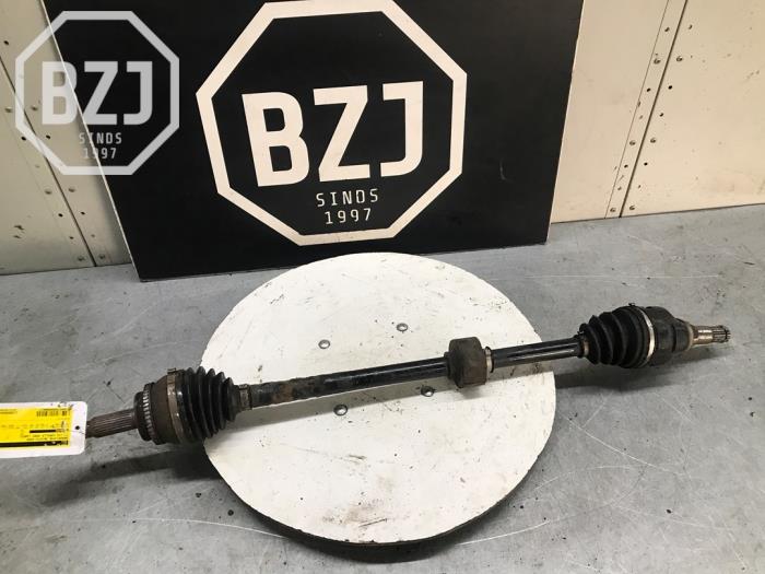 Gebruikte Steekas rechts-voor Toyota Corolla Verso (R10/11) 1.6 16V VVT-i Prijs op aanvraag aangeboden door BZJ b.v.
