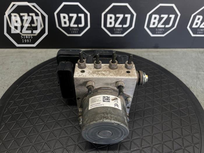Gebruikte ABS Pomp Toyota ProAce 2.0 D-4D 177 16V Worker Prijs op aanvraag aangeboden door BZJ b.v.