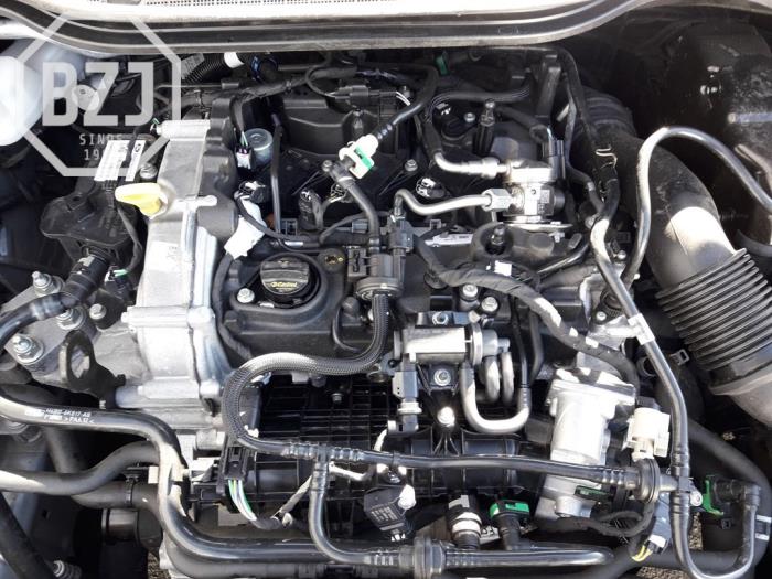 Motor van een Ford Fiesta Active 1.0 EcoBoost 12V Hybrid 125 2021