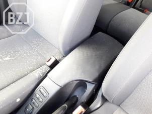 Gebruikte Armleuning Seat Altea XL (5P5) 1.6 TDI 105 Prijs op aanvraag aangeboden door BZJ b.v.