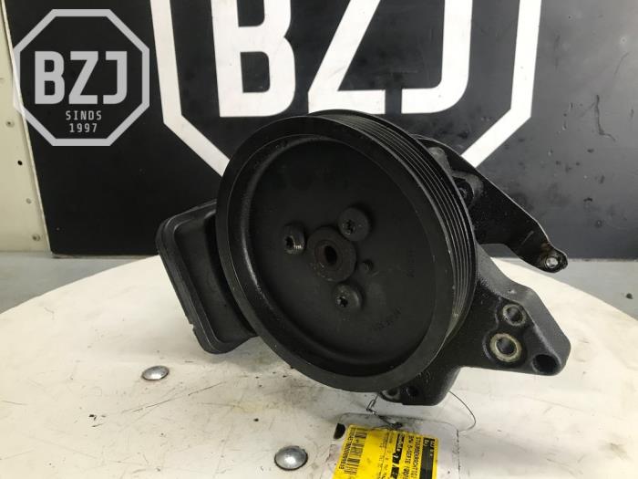 Gebruikte Servopomp BMW 5 serie (E60) 525d 24V Prijs op aanvraag aangeboden door BZJ b.v.