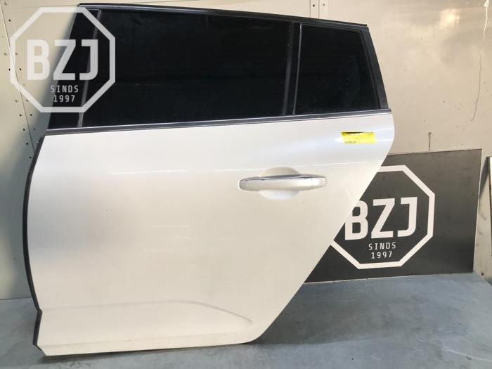 Portier 4Deurs links-achter van een Renault Megane IV Estate (RFBK)  2019
