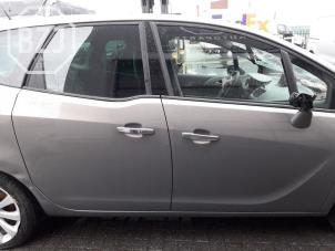 Gebruikte Stijl midden-rechts Opel Meriva 1.7 CDTI 16V Prijs op aanvraag aangeboden door BZJ b.v.