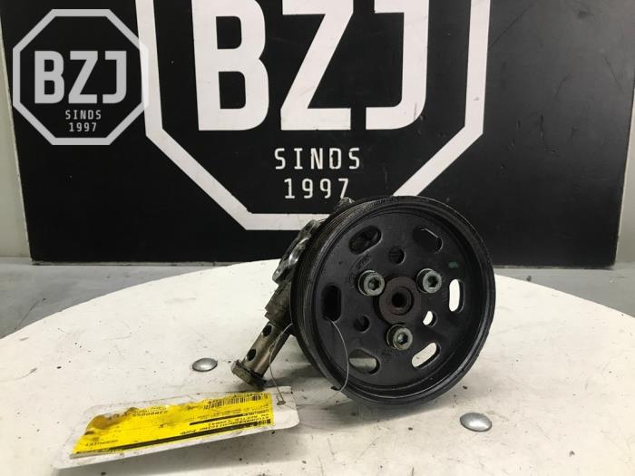 Gebruikte Pomp Servo Volkswagen New Beetle (1Y7) 1.6 Prijs op aanvraag aangeboden door BZJ b.v.