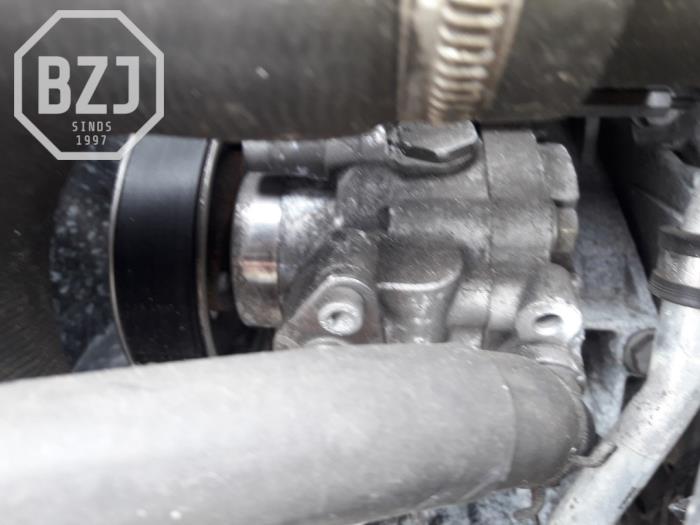 Gebruikte Servopomp Volkswagen Crafter 2.0 BiTDI Prijs op aanvraag aangeboden door BZJ b.v.