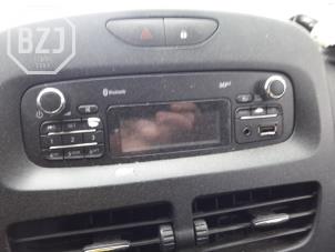 Gebruikte Radio Renault Clio IV (5R) 1.5 dCi 75 FAP Prijs op aanvraag aangeboden door BZJ b.v.