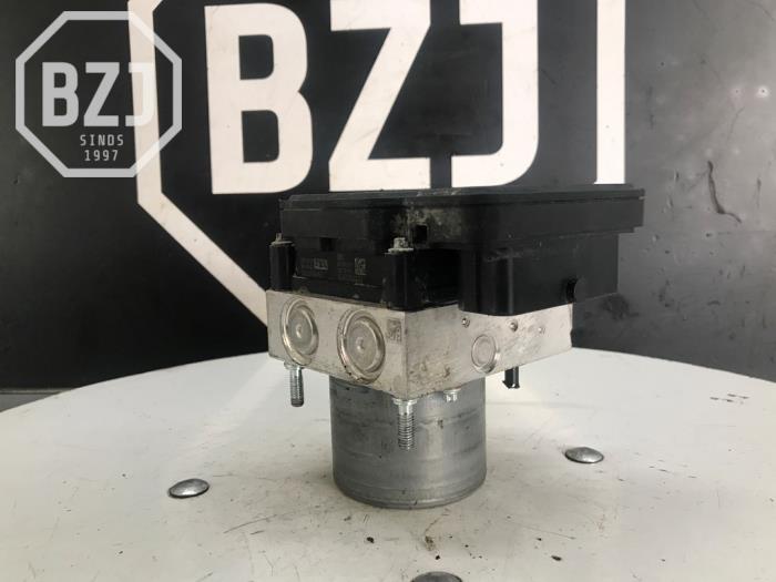 Gebruikte ABS Pomp Toyota ProAce 2.0 D-4D 177 16V Worker Prijs op aanvraag aangeboden door BZJ b.v.