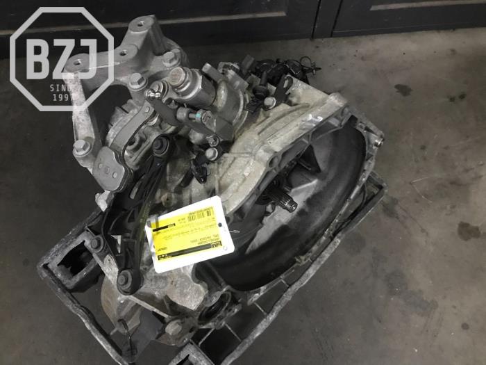Versnellingsbak van een Vauxhall Insignia Grand Sport 1.5 Turbo 16V 165 2018