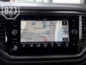 Gebruikte Navigatie Display Volkswagen T-Roc 1.0 TSI 12V BlueMotion Prijs € 350,00 Margeregeling aangeboden door BZJ b.v.