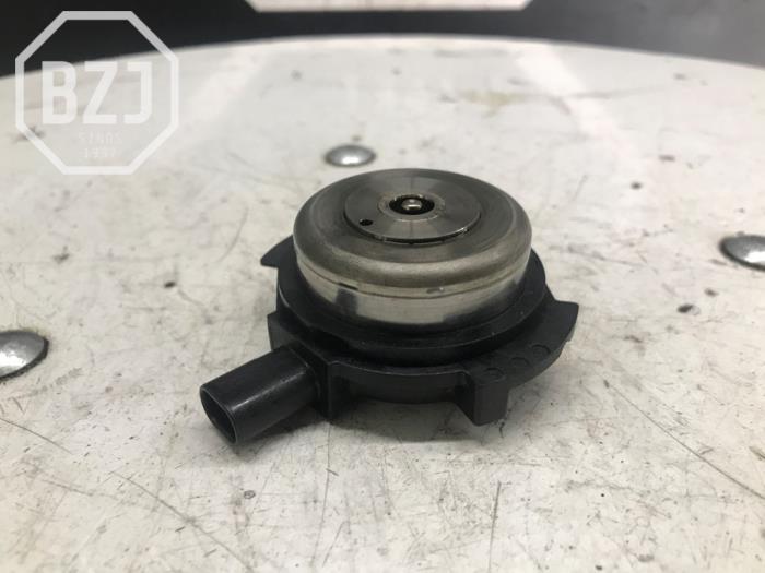 Gebruikte Nokkenas Verstelling BMW 1 serie (F20) 118i 1.5 TwinPower 12V Prijs op aanvraag aangeboden door BZJ b.v.