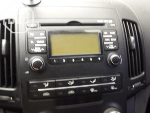 Gebruikte Radio CD Speler Hyundai i30 (FD) 1.6 CVVT 16V Prijs op aanvraag aangeboden door BZJ b.v.