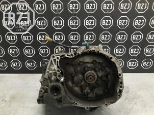 Gebruikte Versnellingsbak Dacia Logan MCV (KS) 1.6 16V Prijs € 250,00 Margeregeling aangeboden door BZJ b.v.