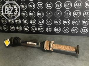 Gebruikte Steekas rechts-voor Volkswagen Transporter T5 2.0 TDI DRF Prijs op aanvraag aangeboden door BZJ b.v.