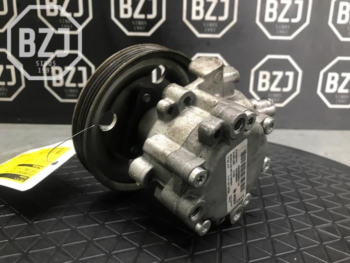 Gebruikte Pomp Servo Fiat Doblo Cargo (263) 1.6 D Multijet Prijs op aanvraag aangeboden door BZJ b.v.