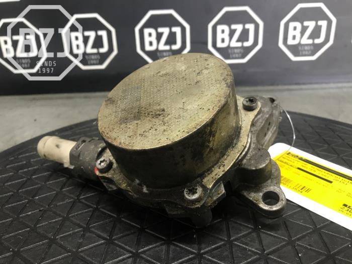 Gebruikte Vacuumpomp Rembekrachtiging Renault Master III (MA/MB/MC/MD/MH/MF/MG/MH) 2.3 dCi 135 16V FWD Prijs op aanvraag aangeboden door BZJ b.v.