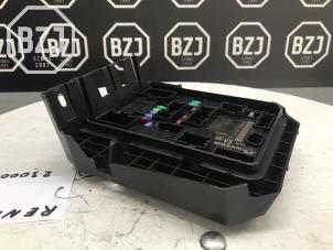 Gebruikte Zekeringkast Renault Clio V (RJAB) 1.0 TCe 90 12V Prijs op aanvraag aangeboden door BZJ b.v.