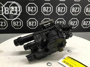 Gebruikte Thermostaathuis Peugeot 308 (L3/L8/LB/LH/LP) 1.6 BlueHDi 100 Prijs op aanvraag aangeboden door BZJ b.v.