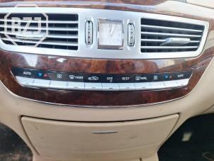 Gebruikte Climatronic Paneel Mercedes S (W221) 3.5 S-350 24V Prijs op aanvraag aangeboden door BZJ b.v.