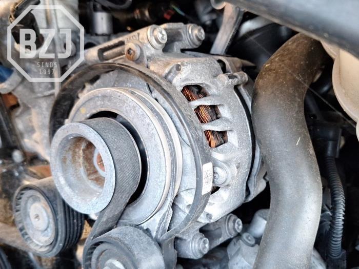 Dynamo van een Audi A4 Avant (B9) 2.0 35 TFSI Mild Hybrid 16V 2019