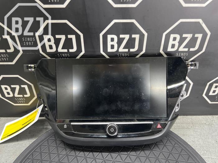 Gebruikte Display Multi Media regelunit Opel Corsa F (UB/UH/UP) 1.2 Turbo 12V 100 Prijs € 250,00 Margeregeling aangeboden door BZJ b.v.