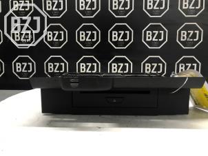 Gebruikte CD Wisselaar (diversen) Ford Fiesta 7 1.0 EcoBoost 12V 125 Prijs € 30,00 Margeregeling aangeboden door BZJ b.v.