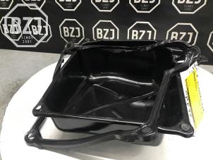 Gebruikte Versnellingsbakdeksel Volkswagen Caddy Combi IV 2.0 TDI 102 Prijs op aanvraag aangeboden door BZJ b.v.