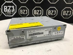 Gebruikte Radio module Audi A6 Avant (C6) 2.0 T FSI 16V Prijs op aanvraag aangeboden door BZJ b.v.