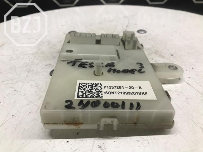 Gebruikte USB module Tesla Model 3 Standard RWD Plus, Long Range RWD Prijs op aanvraag aangeboden door BZJ b.v.
