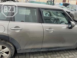 Gebruikte Middenstijl rechts Mini Mini (F55) 1.2 12V One Prijs op aanvraag aangeboden door BZJ b.v.