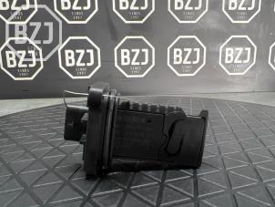 Gebruikte Luchtmassameter BMW 2 serie Active Tourer (F45) 218i 1.5 TwinPower Turbo 12V Prijs € 50,00 Margeregeling aangeboden door BZJ b.v.