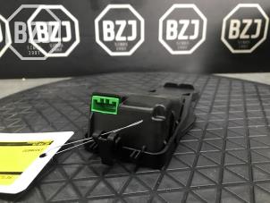 Gebruikte Sensor ACC (afstand) Volvo V40 (MV) 2.0 D2 16V Prijs € 45,00 Margeregeling aangeboden door BZJ b.v.