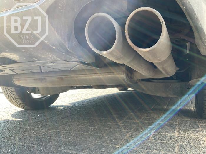 Gebruikte Uitlaat Einddemper Ford Focus 4 Wagon 1.0 Ti-VCT EcoBoost 12V 125 Prijs € 185,00 Margeregeling aangeboden door BZJ b.v.