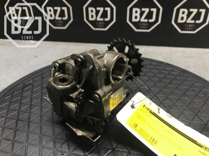 Gebruikte Oliepomp Mercedes Vito (447.6) 1.6 111 CDI 16V Prijs op aanvraag aangeboden door BZJ b.v.