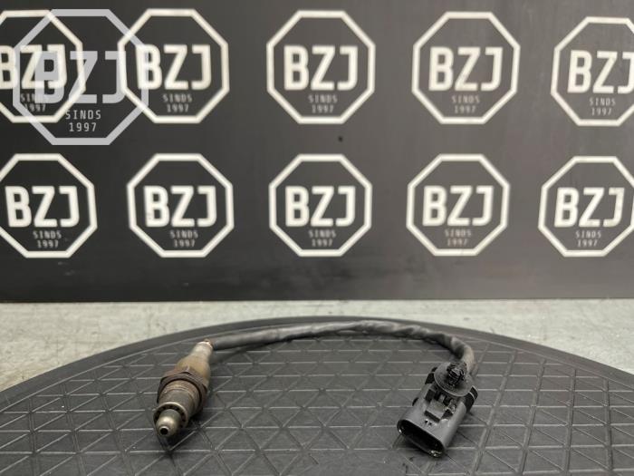 Gebruikte Lambda Sonde Peugeot 208 II (UB/UH/UP) 1.2 Vti 12V PureTech 75 Prijs € 50,00 Margeregeling aangeboden door BZJ b.v.