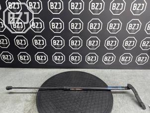 Gebruikte Kofferdekseldemper links-achter Audi A3 Sportback (8YA) 1.5 35 TFSI 16V Mild Hybrid Prijs € 25,00 Margeregeling aangeboden door BZJ b.v.