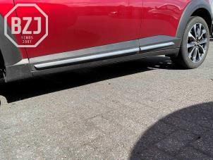 Gebruikte Sideskirt links Mazda CX-3 (DJ/DK) 2.0 SkyActiv-G 121 Prijs € 75,00 Margeregeling aangeboden door BZJ b.v.